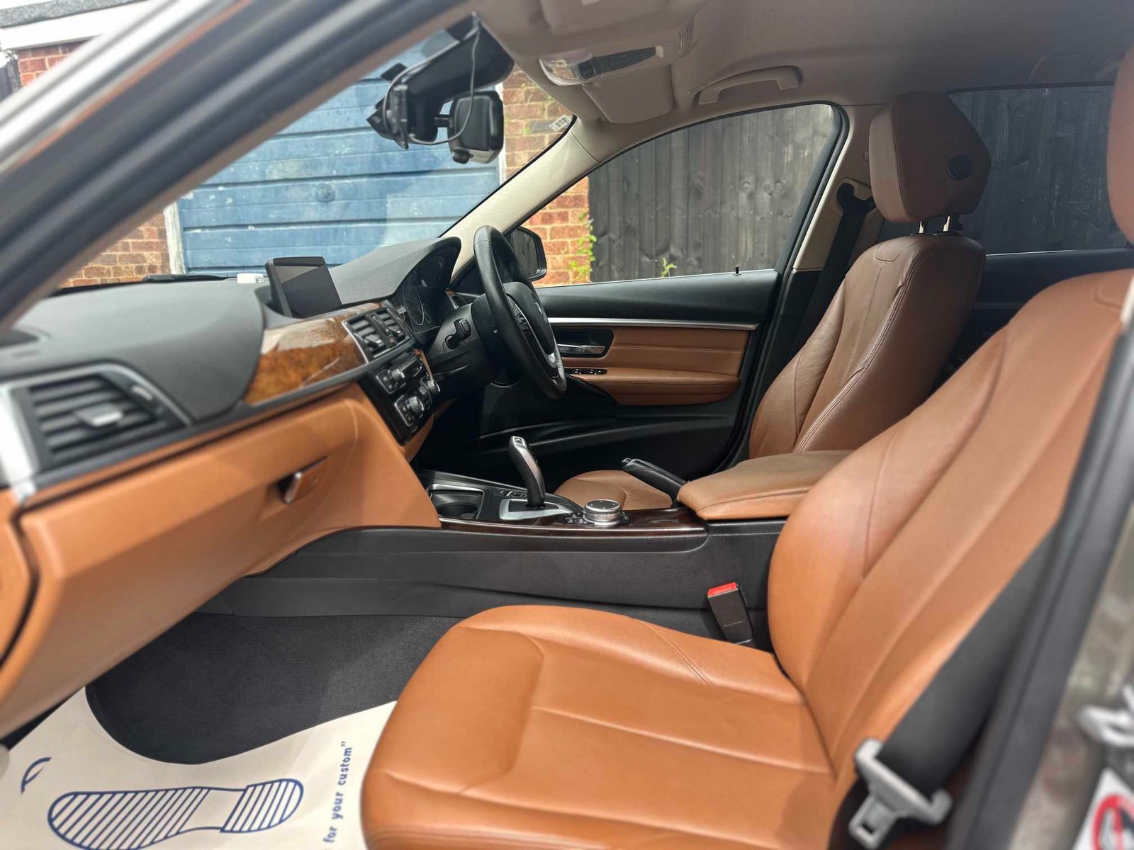 
BMW 320d Luxury Edition 2015 Beige full									