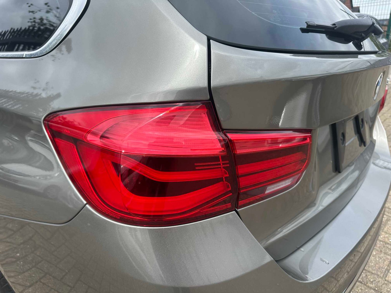 
BMW 320d Luxury Edition 2015 Beige full									