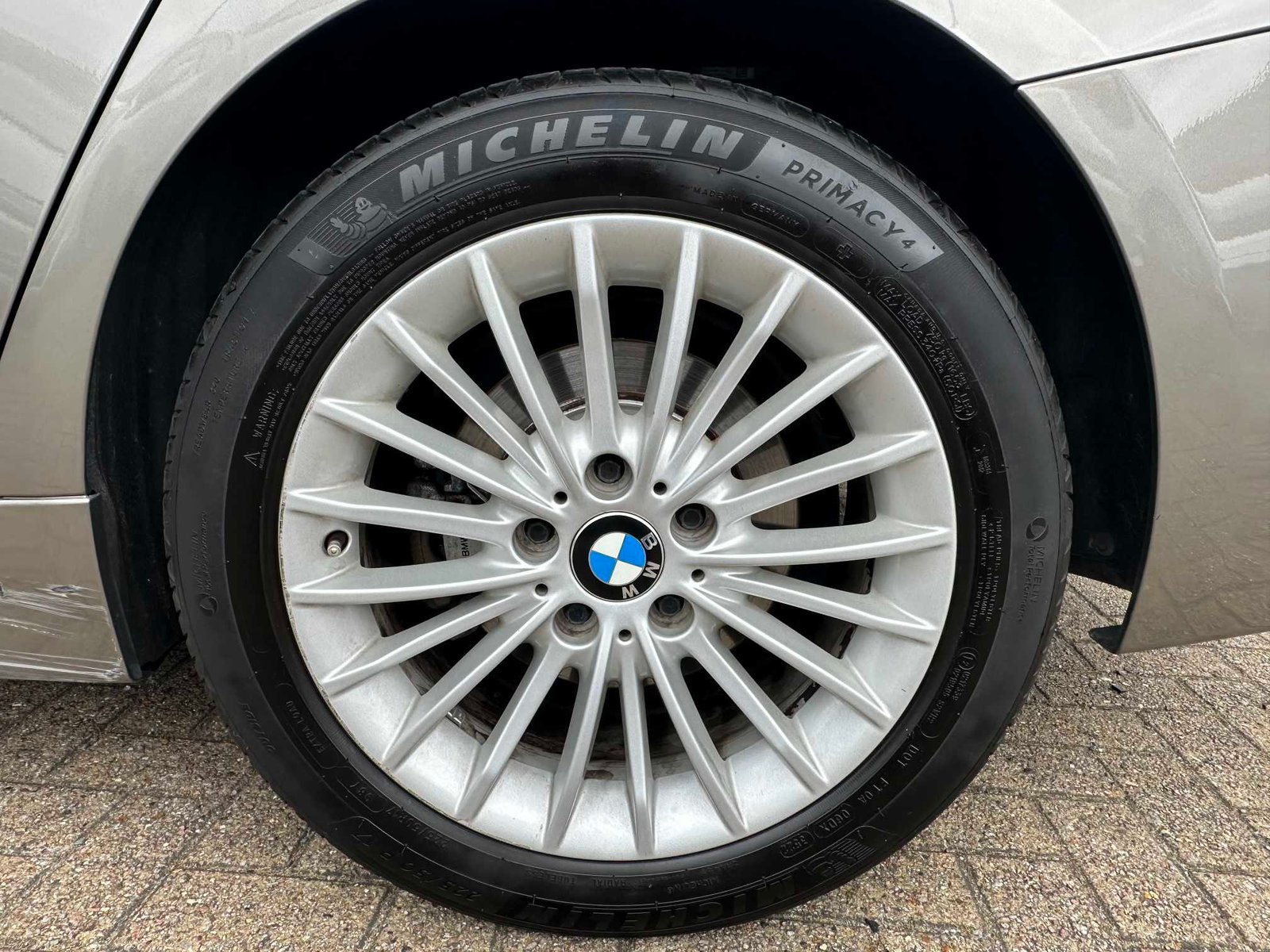 
BMW 320d Luxury Edition 2015 Beige full									