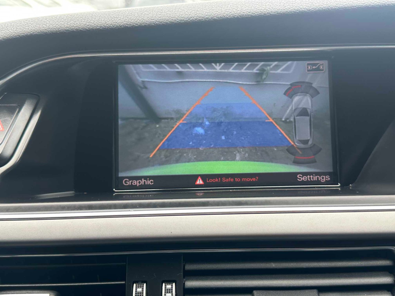 
Audi A4 Avante 2013 White full									