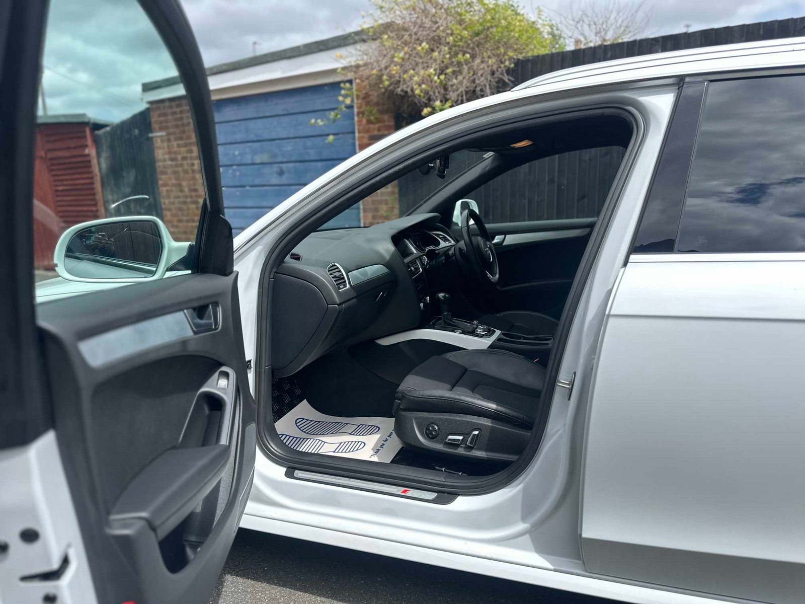 
Audi A4 Avante 2013 White full									