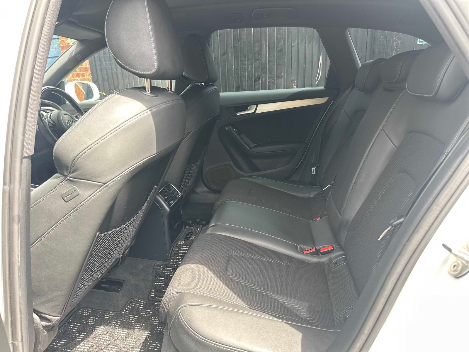 
Audi A4 Avante 2013 White full									