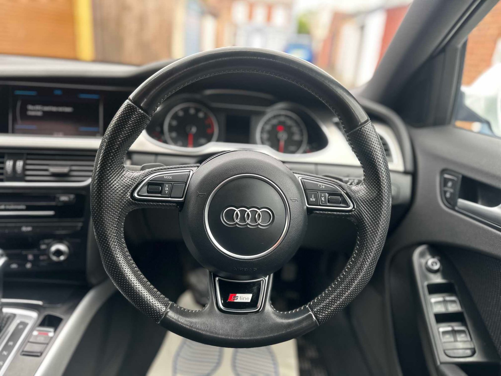 
Audi A4 Avante 2013 White full									