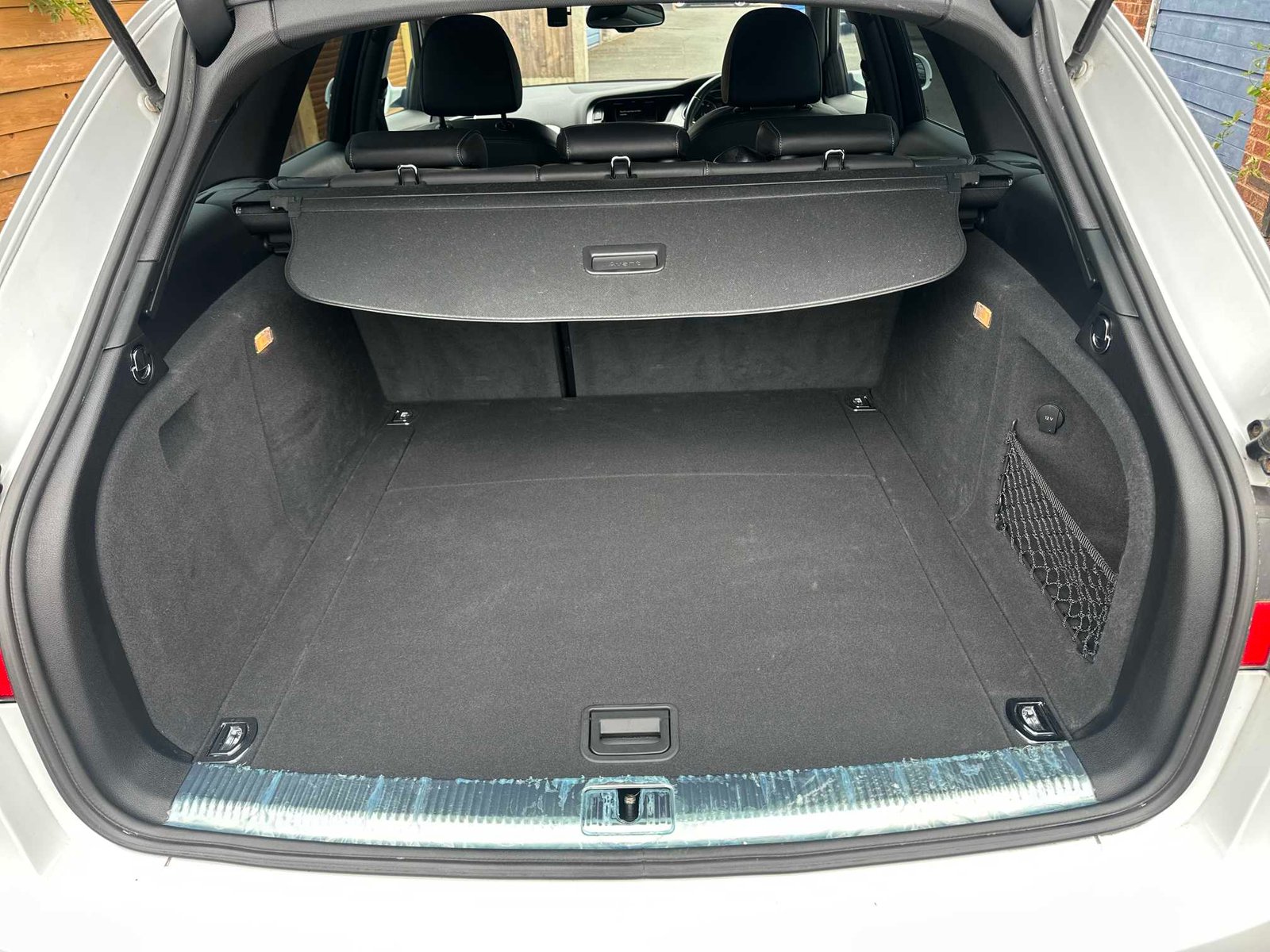 
Audi A4 Avante 2013 White full									