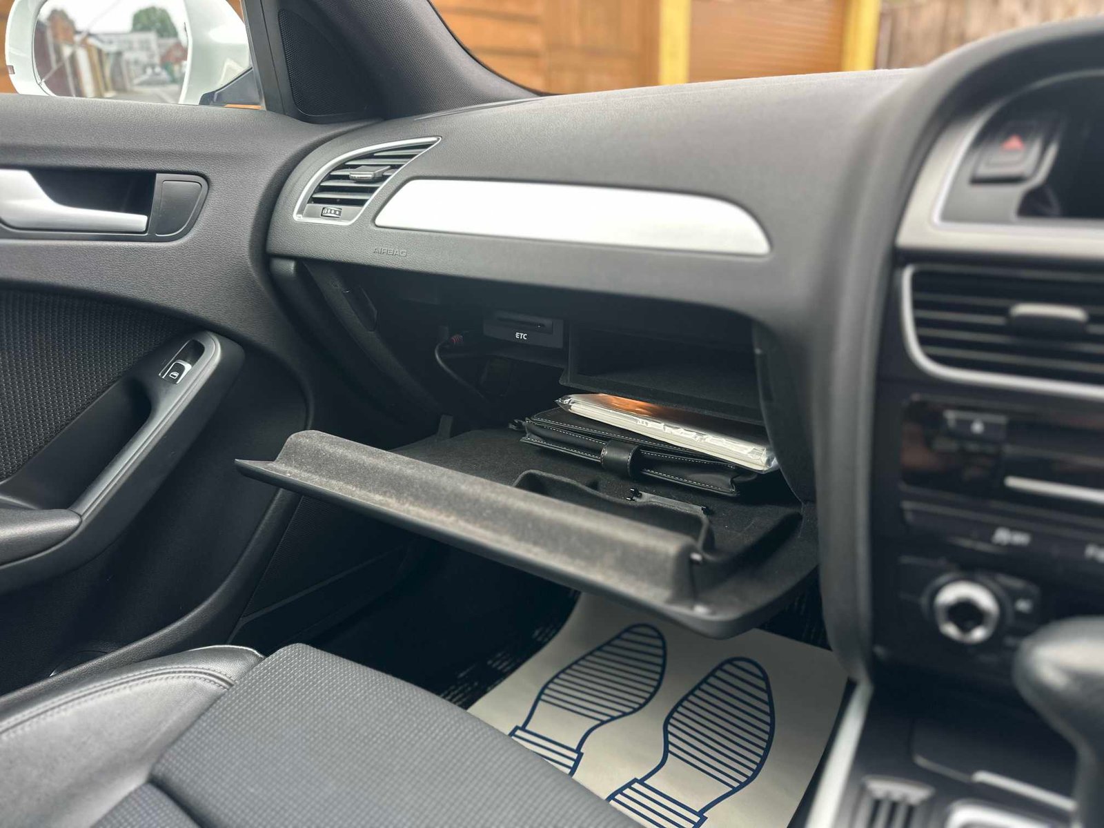 
Audi A4 Avante 2013 White full									