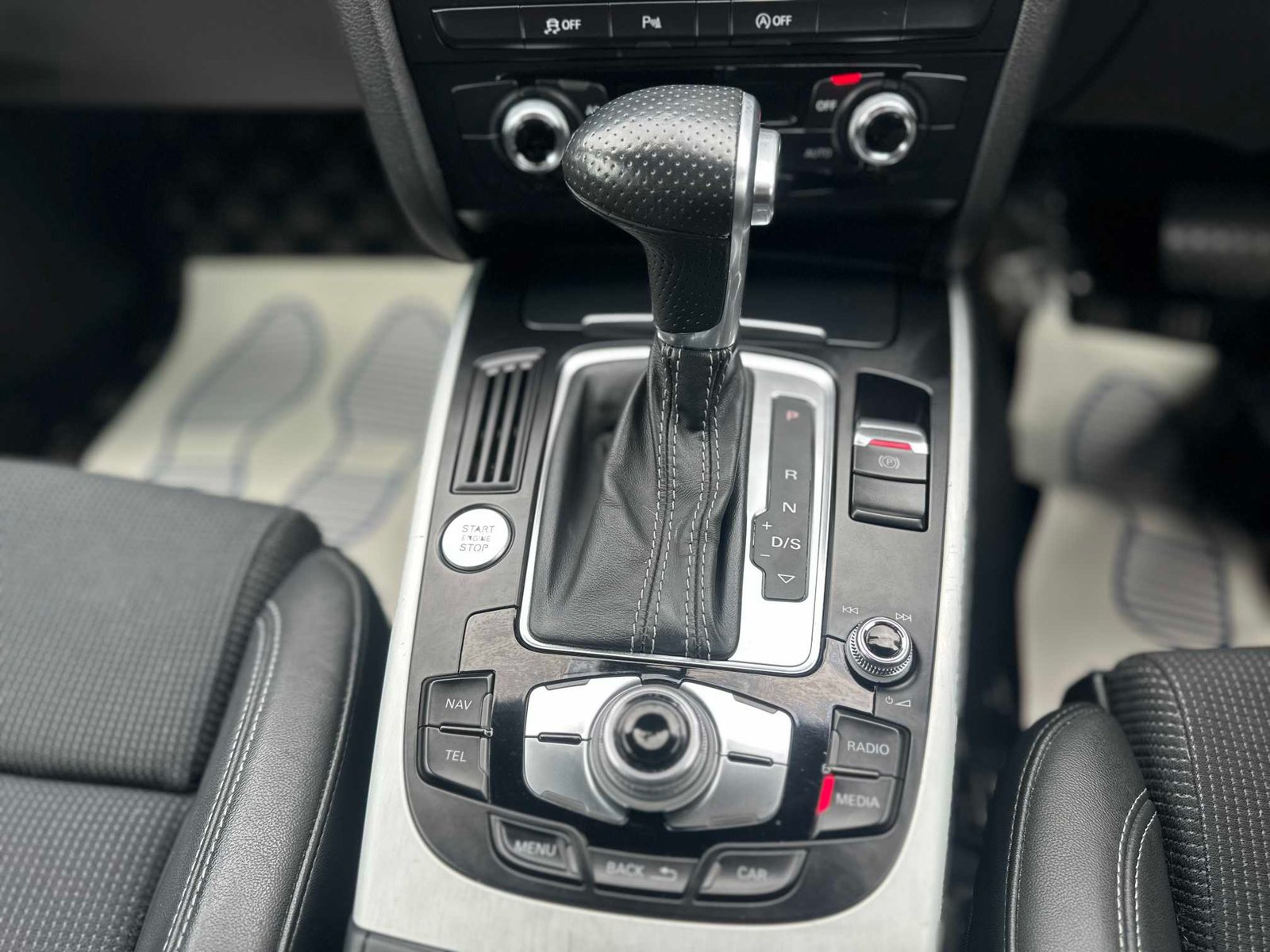 
Audi A4 Avante 2013 White full									