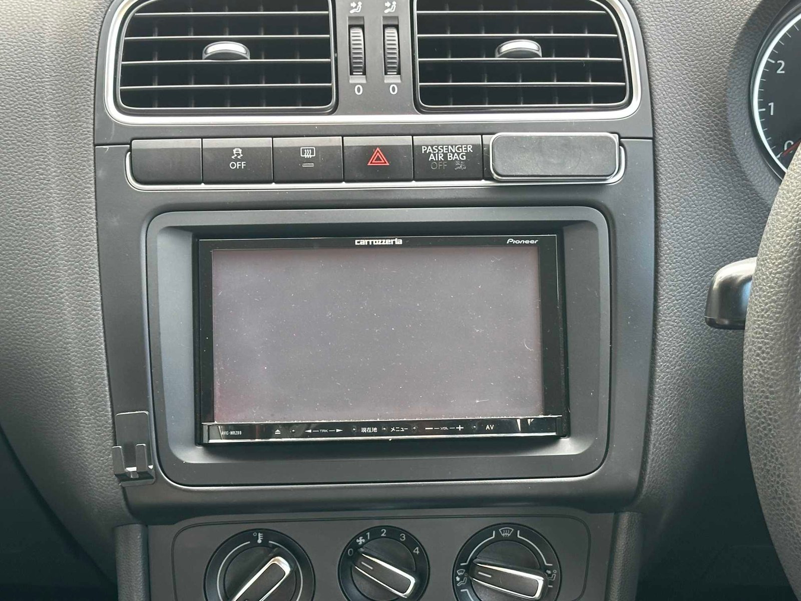 
Volkswagen Polo 2011 full									