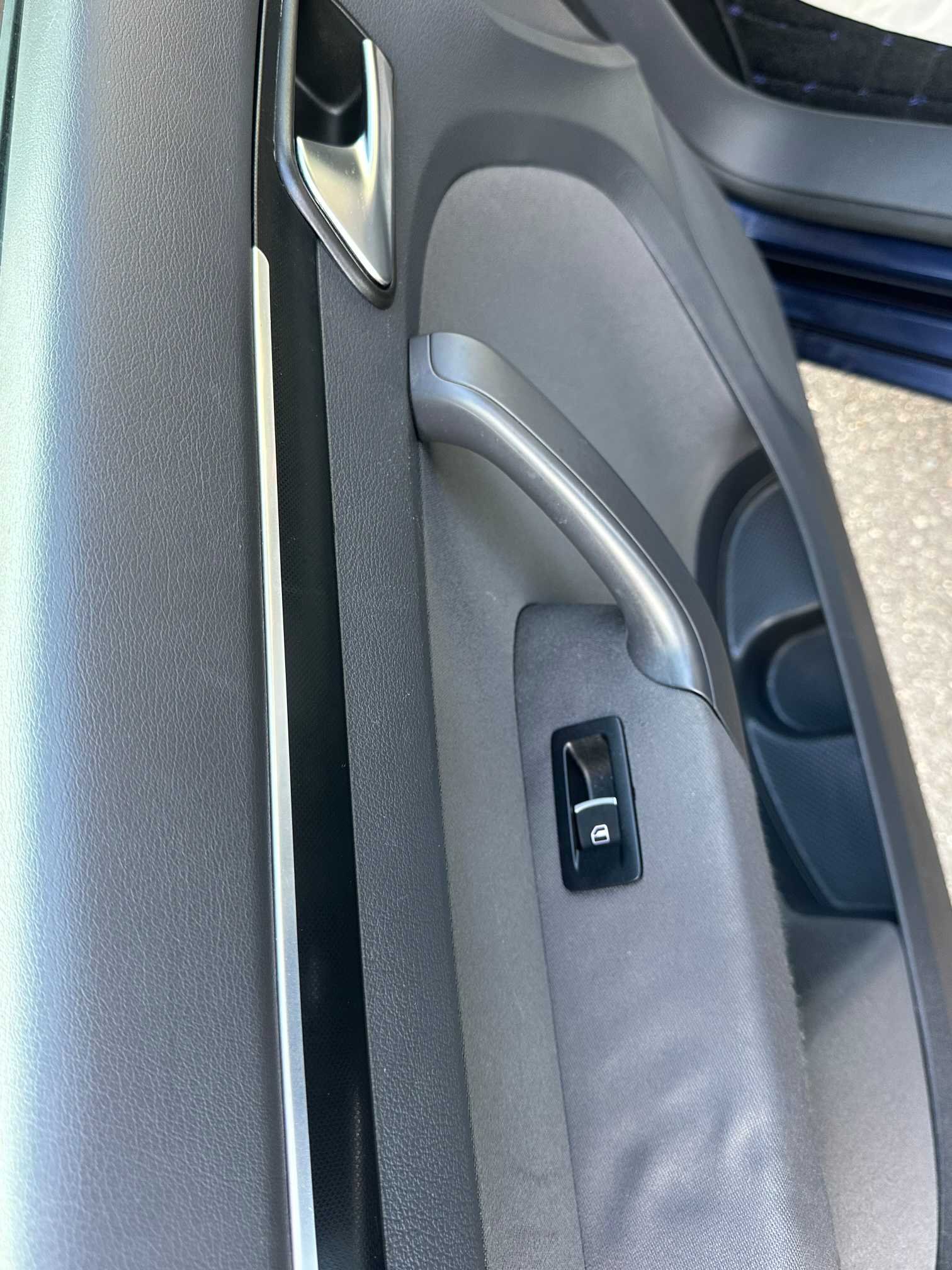 
Volkswagen Touran 2013 Blue full									