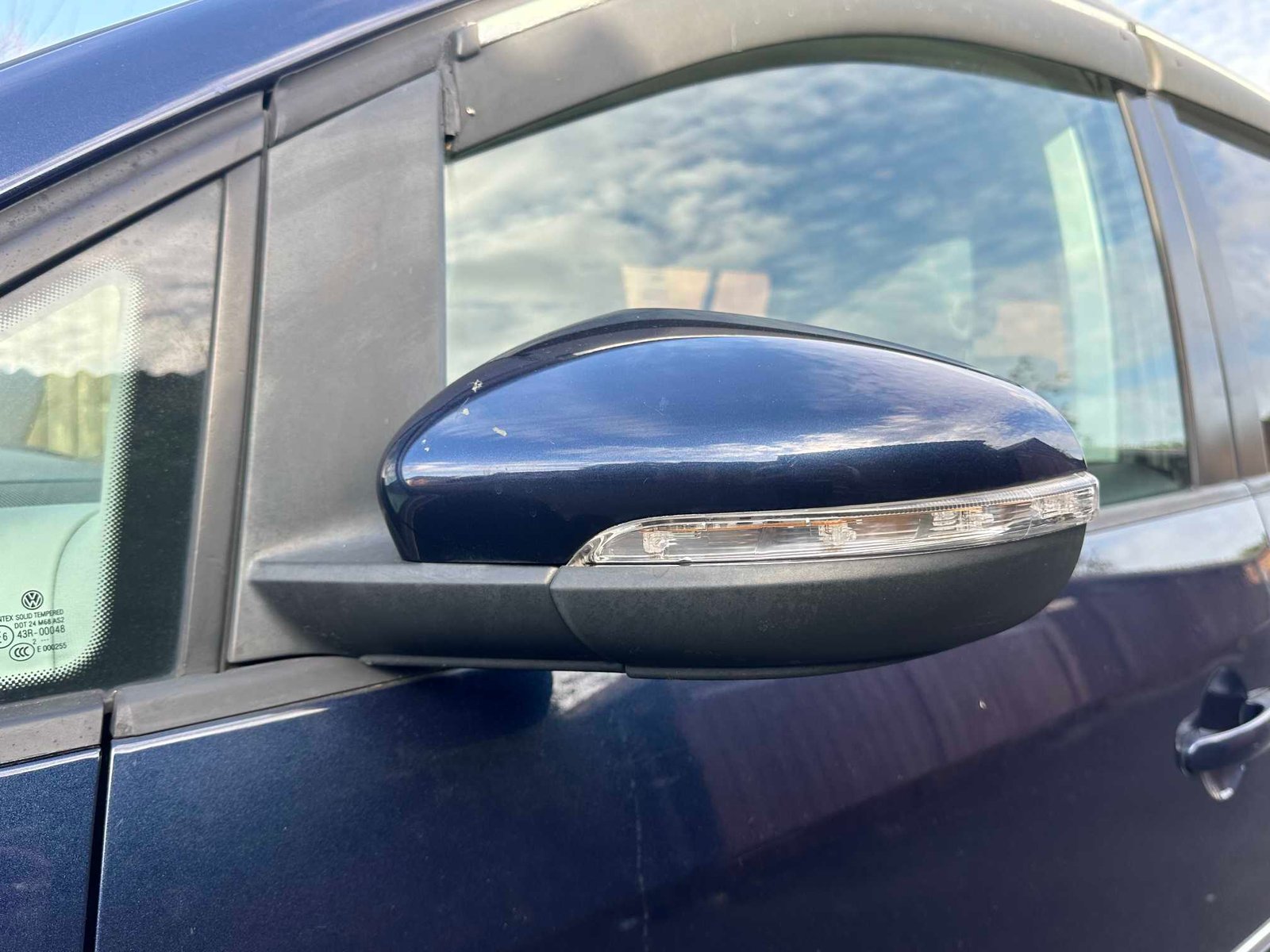 
Volkswagen Touran 2013 Blue full									