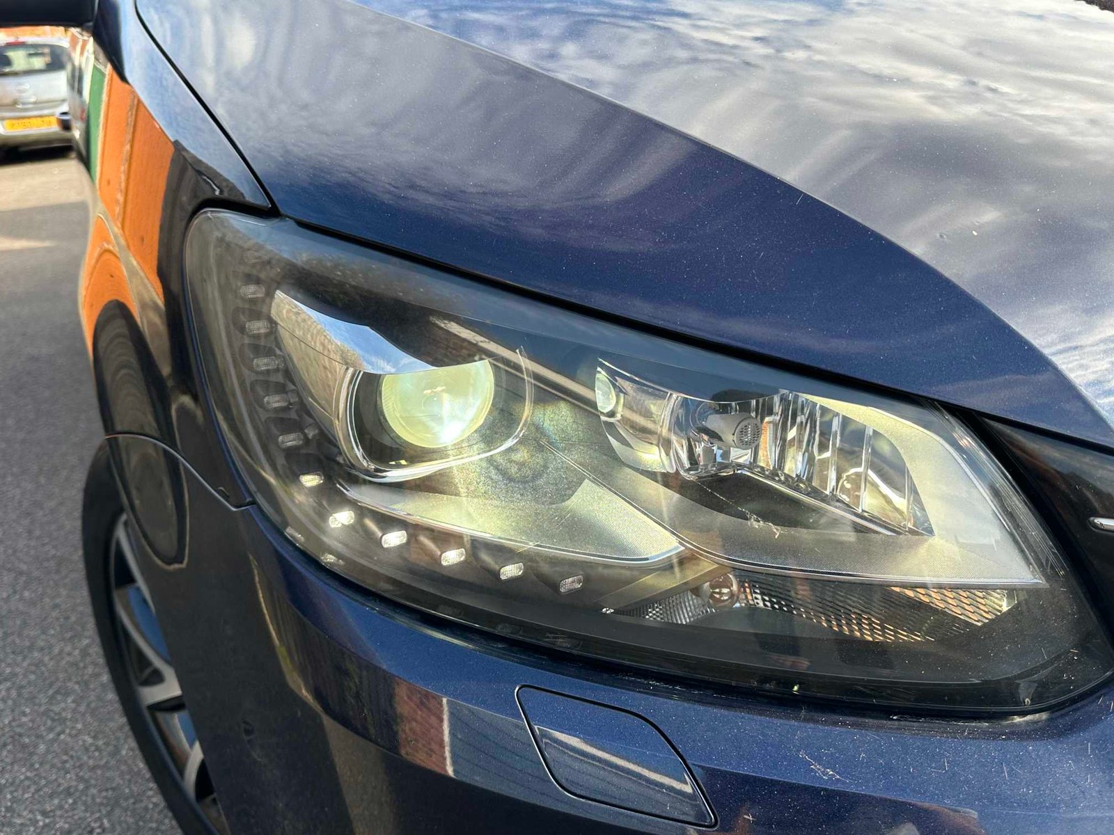 
Volkswagen Touran 2013 Blue full									
