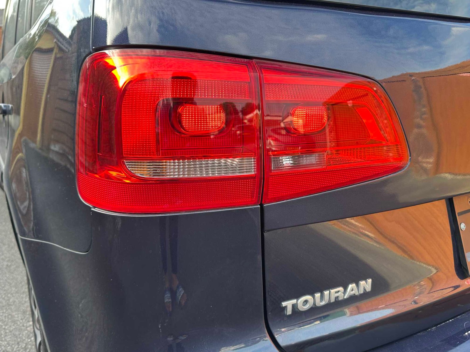 
Volkswagen Touran 2013 Blue full									