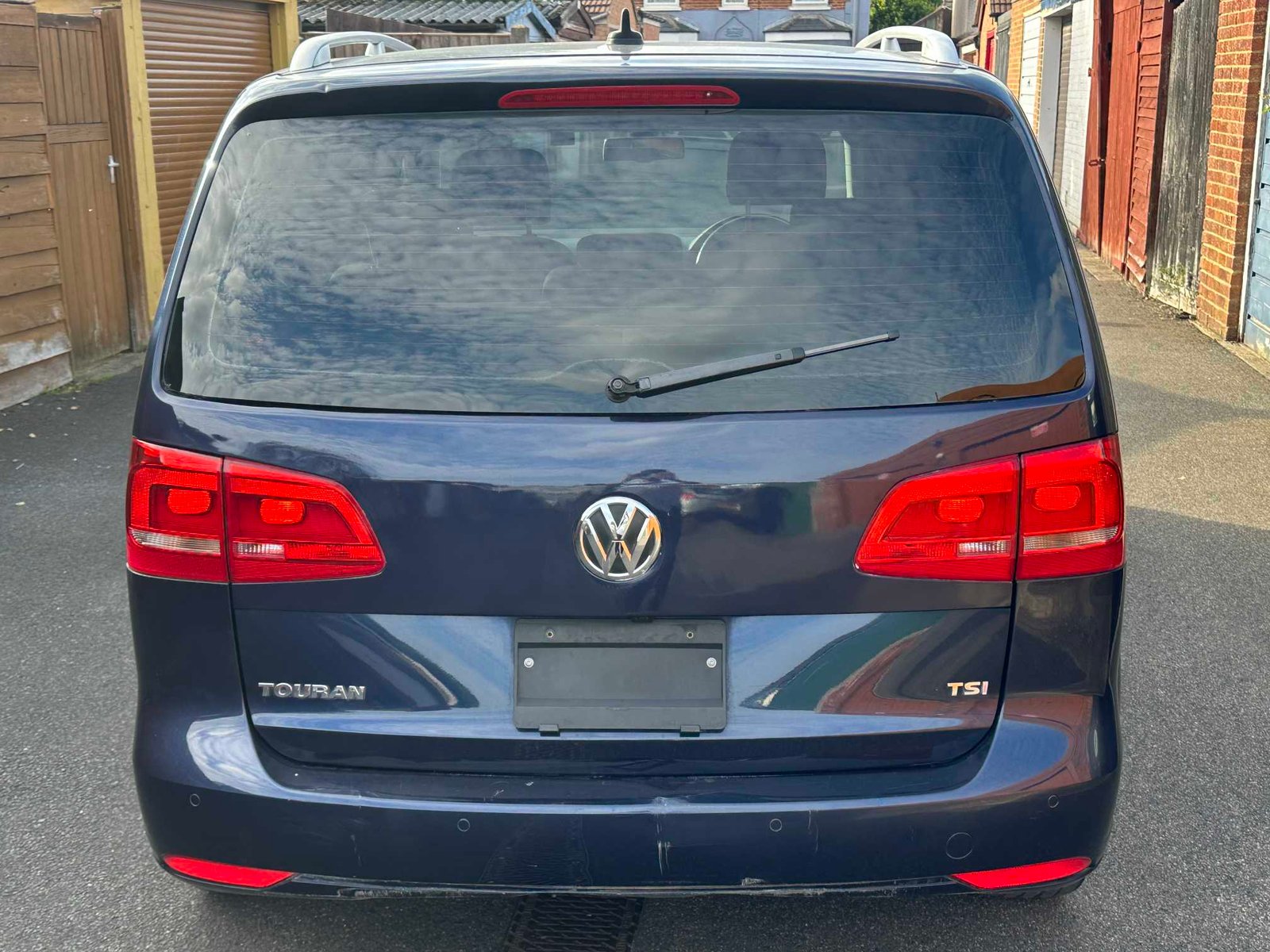 
Volkswagen Touran 2013 Blue full									