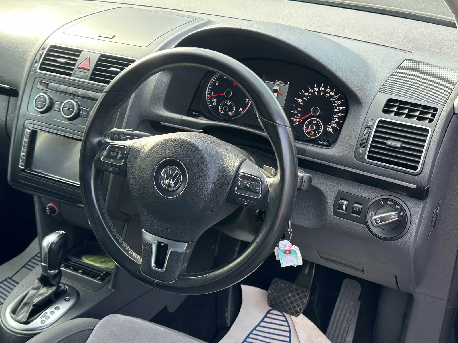 
Volkswagen Touran 2013 Blue full									