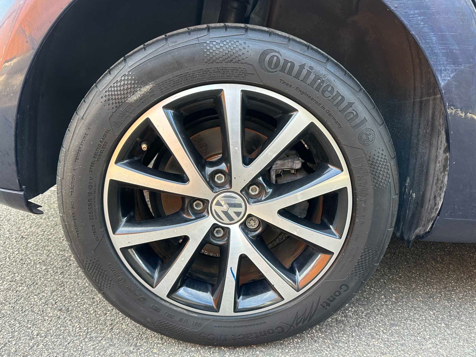 
Volkswagen Touran 2013 Blue full									