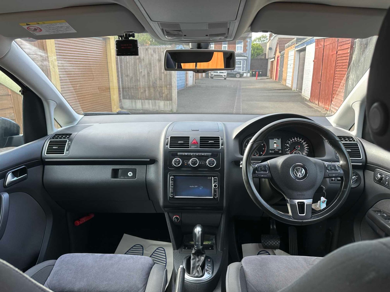
Volkswagen Touran 2013 Blue full									