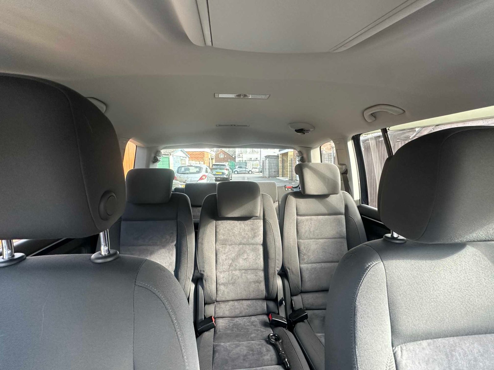 
Volkswagen Touran 2013 Blue full									