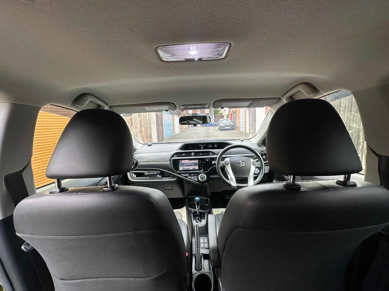 
TOYOTA AQUA X – Urban Package 2015 full									