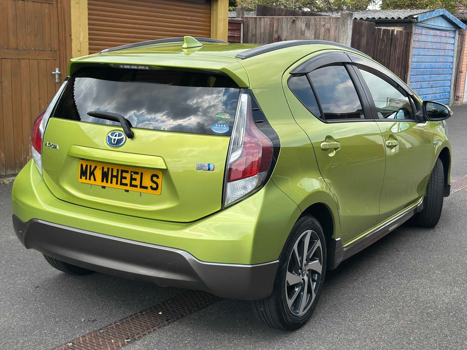 
TOYOTA AQUA X – Urban Package 2015 full									