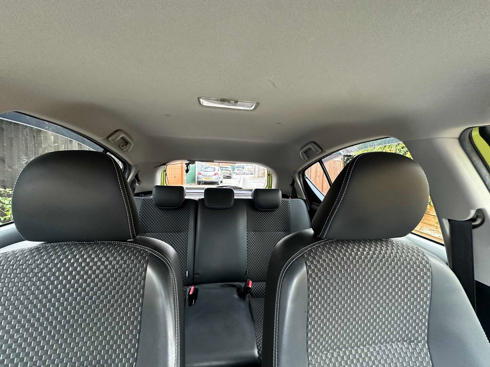 
TOYOTA AQUA X – Urban Package 2015 full									