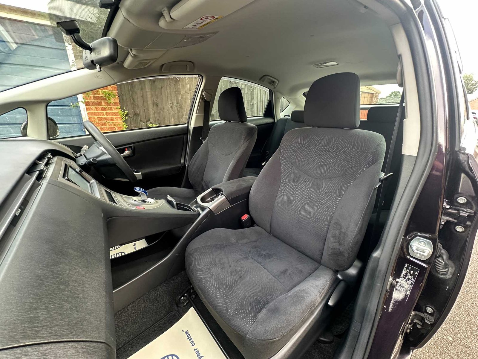 
Toyota Prius 2015 full									