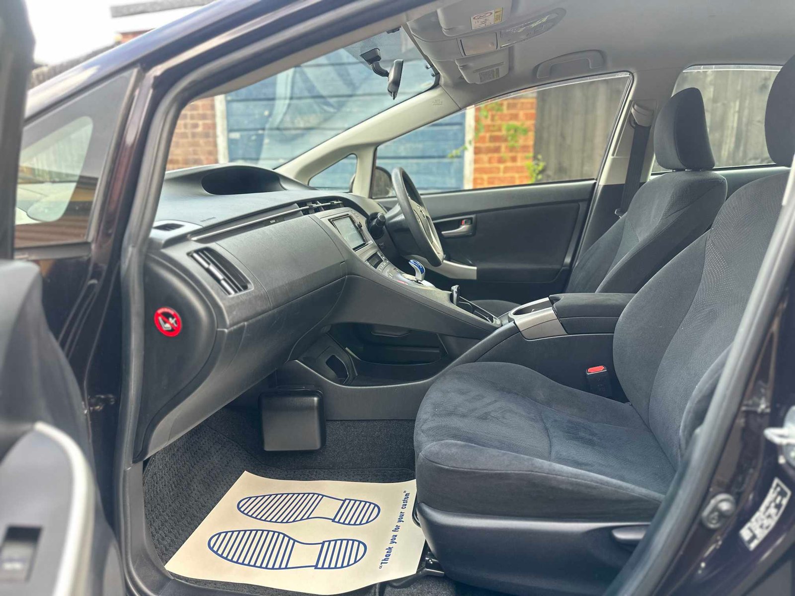 
Toyota Prius 2015 full									