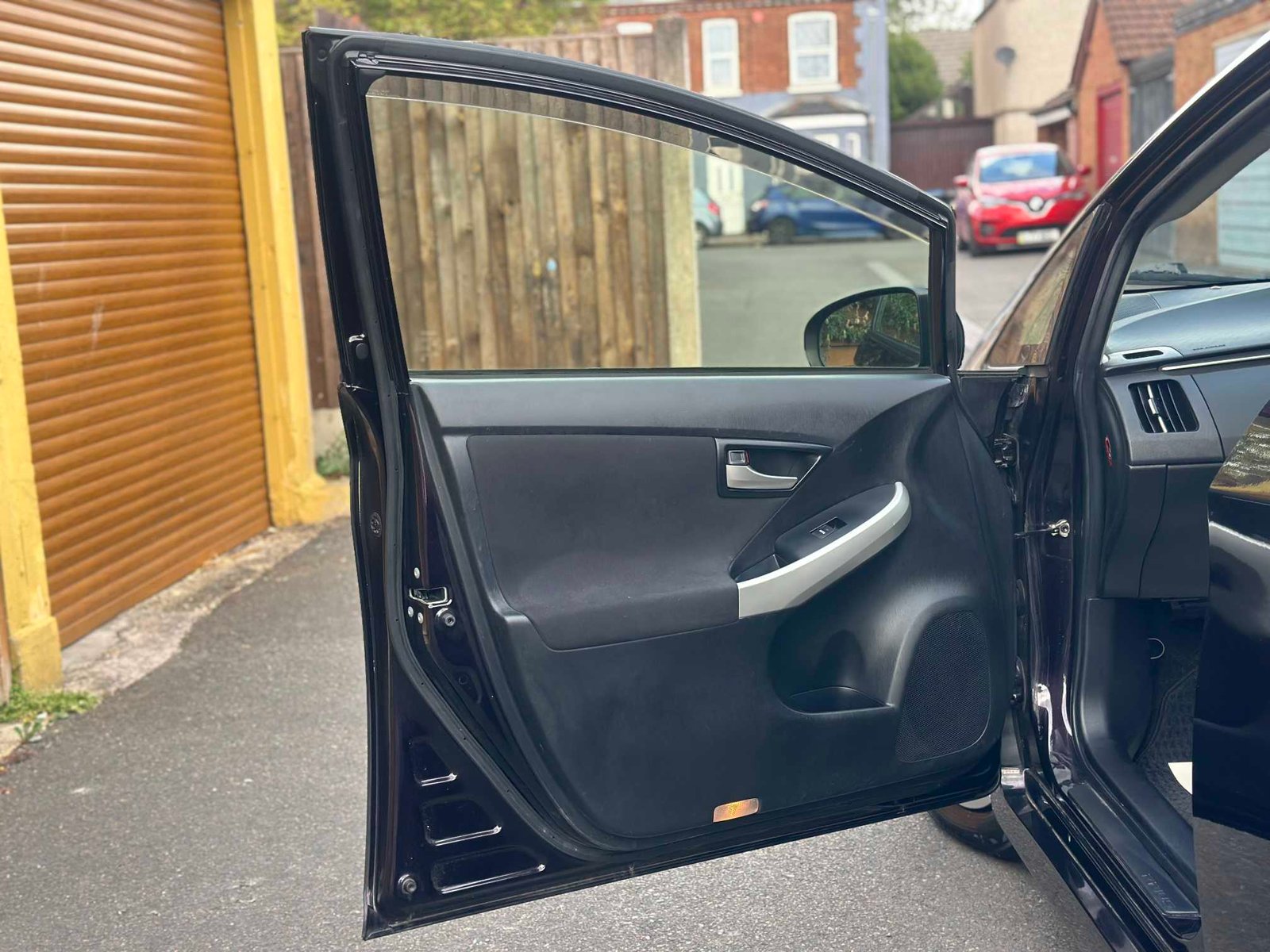 
Toyota Prius 2015 full									