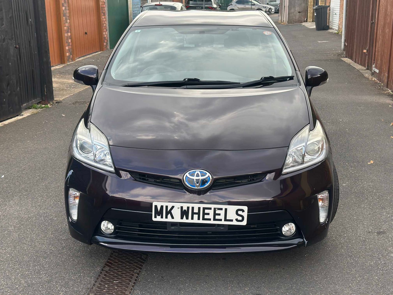 
Toyota Prius 2015 full									