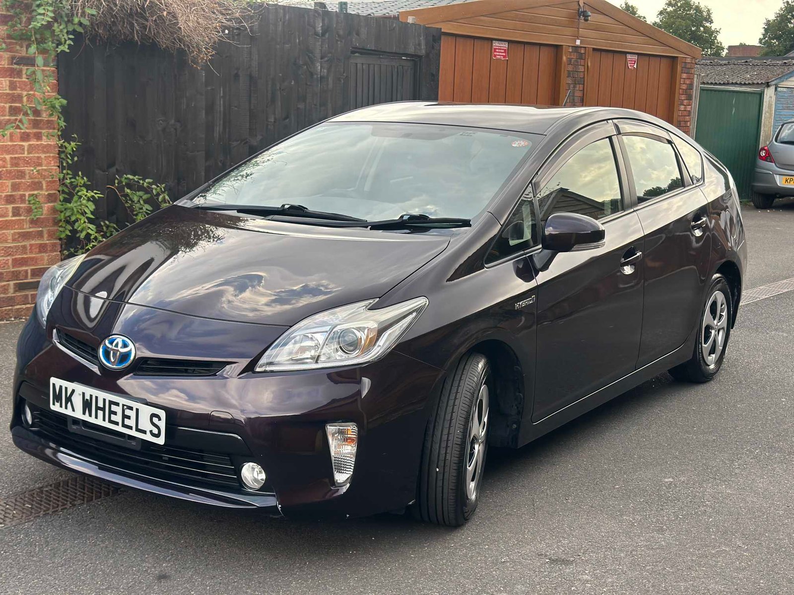 
Toyota Prius 2015 full									