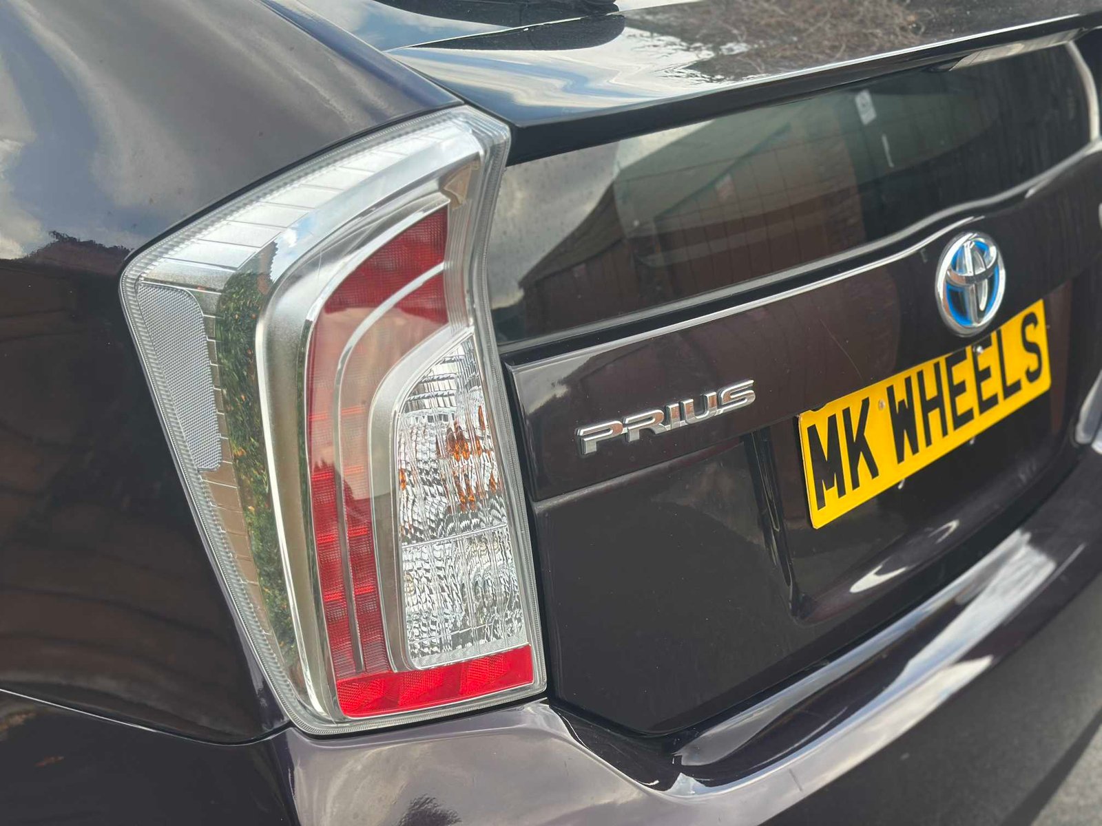
Toyota Prius 2015 full									