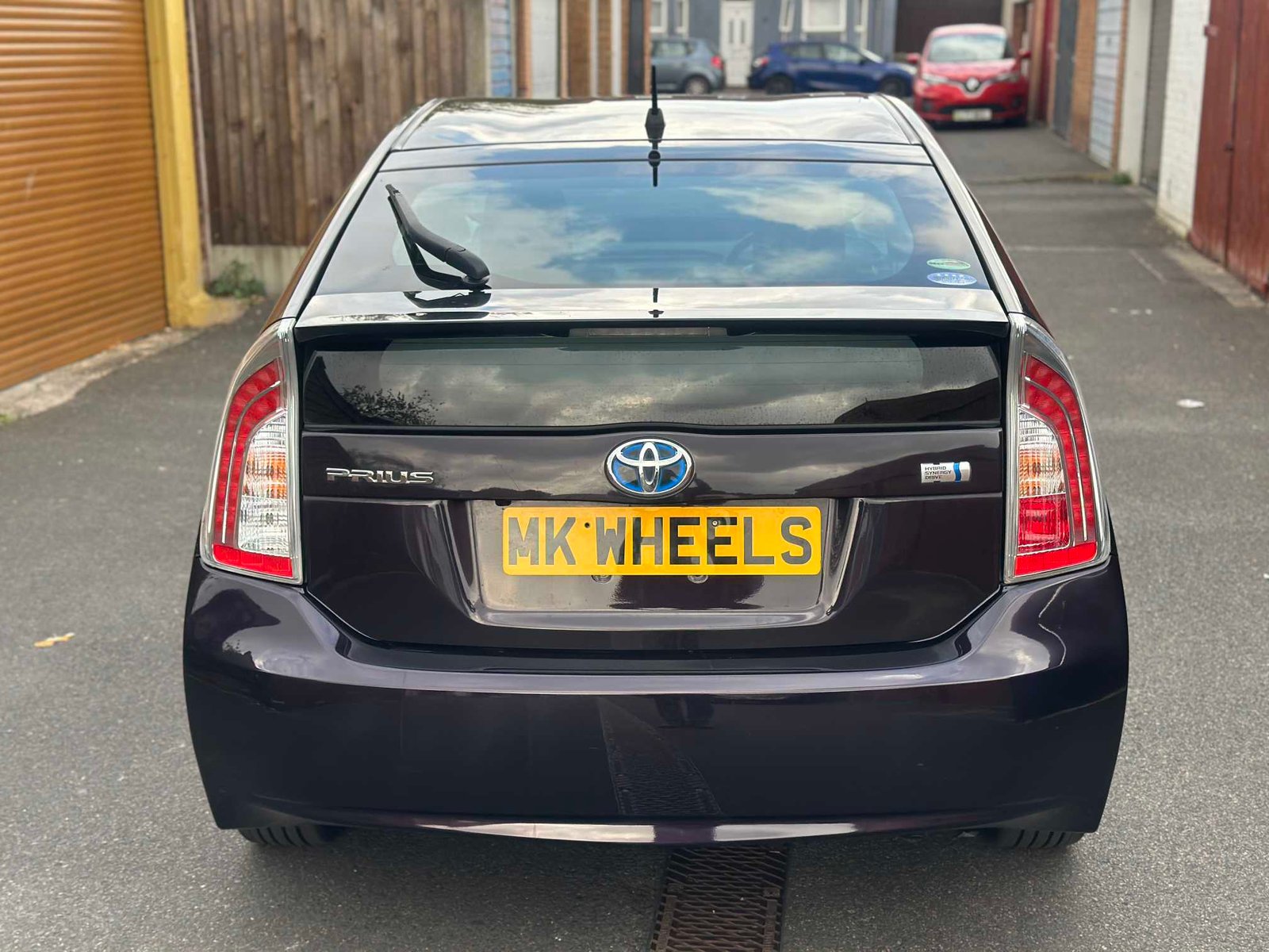 
Toyota Prius 2015 full									