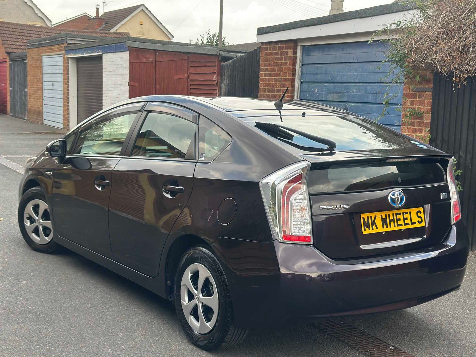 
Toyota Prius 2015 full									
