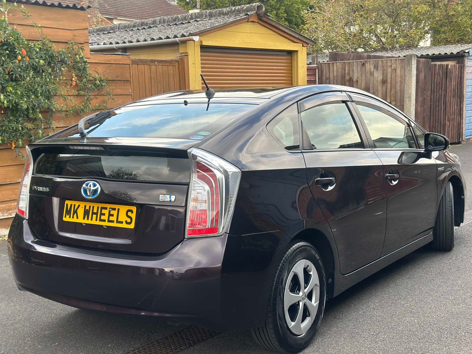 
Toyota Prius 2015 full									