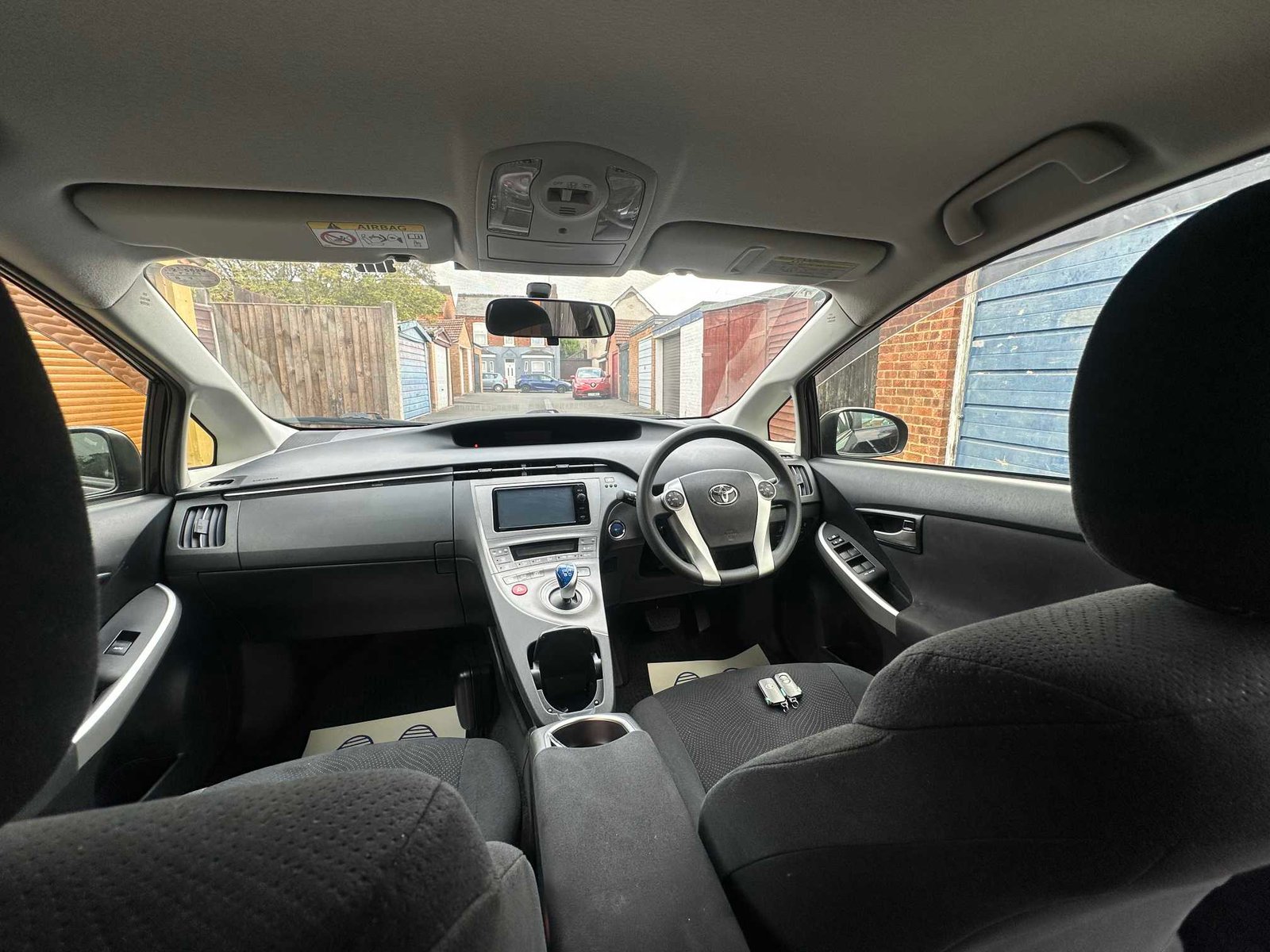 
Toyota Prius 2015 full									