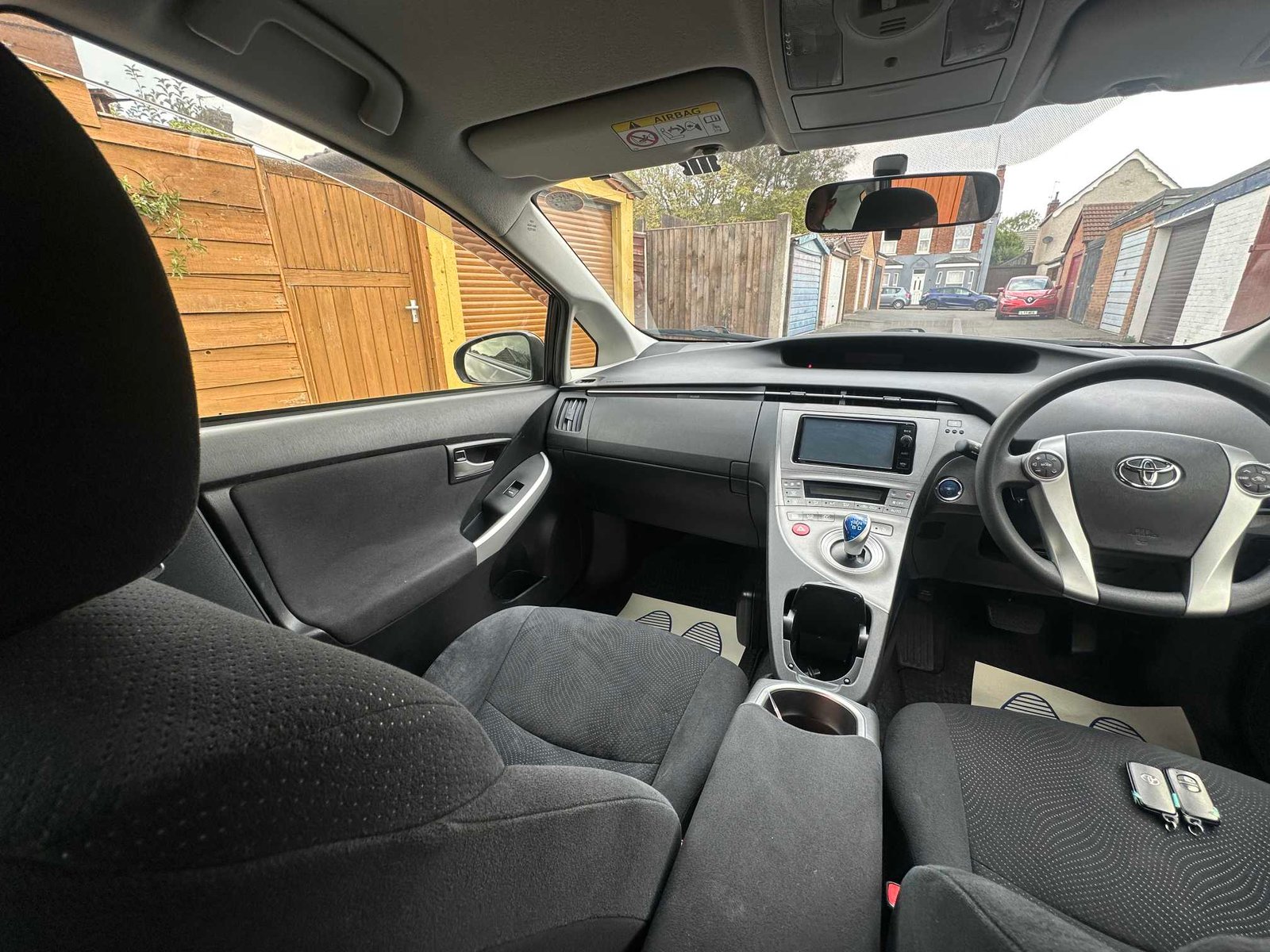 
Toyota Prius 2015 full									