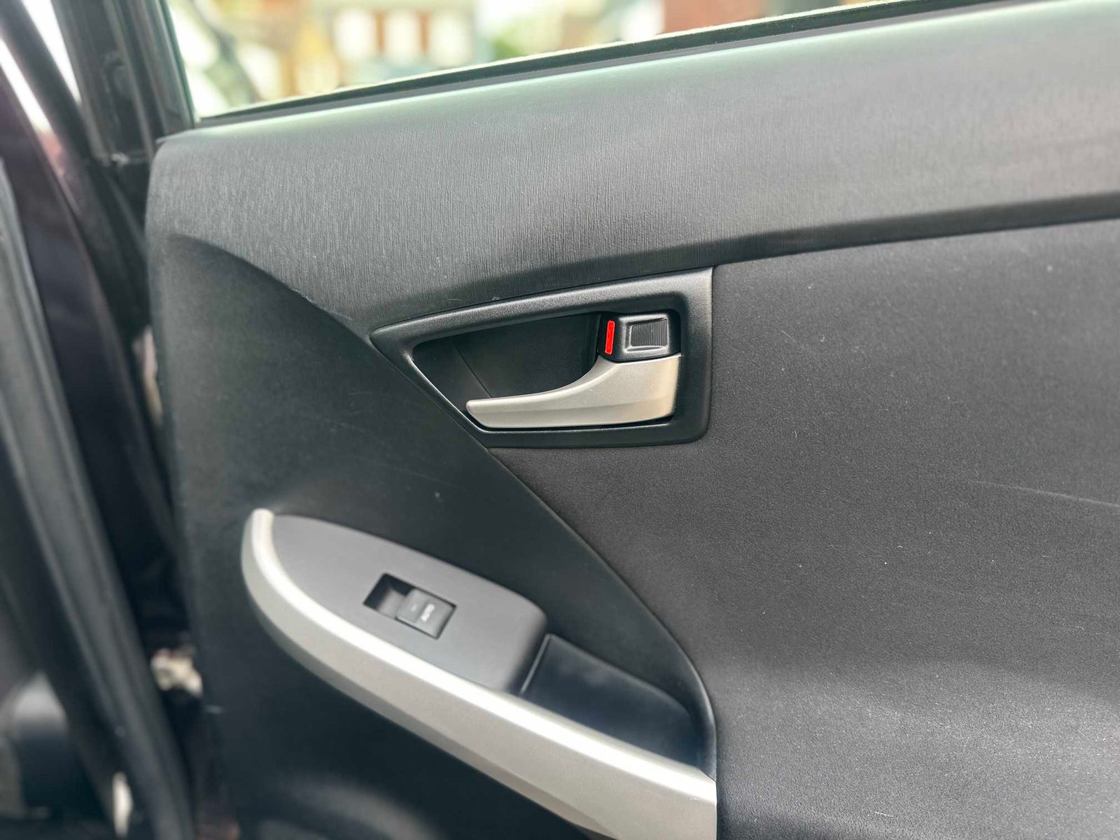 
Toyota Prius 2015 full									