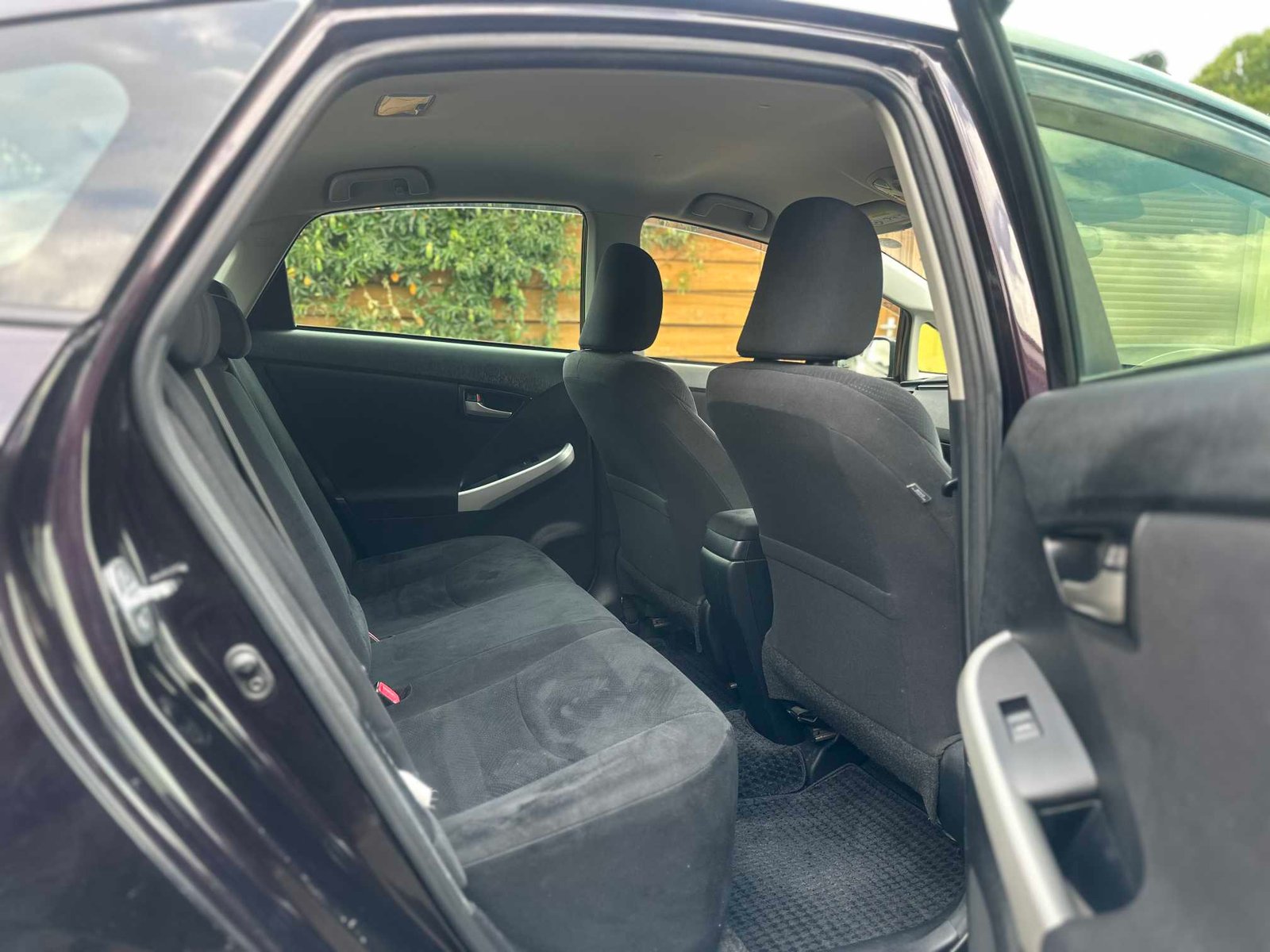 
Toyota Prius 2015 full									