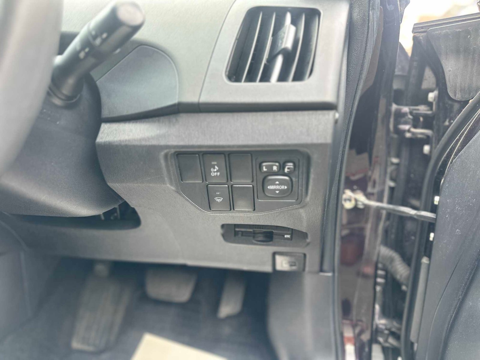 
Toyota Prius 2015 full									