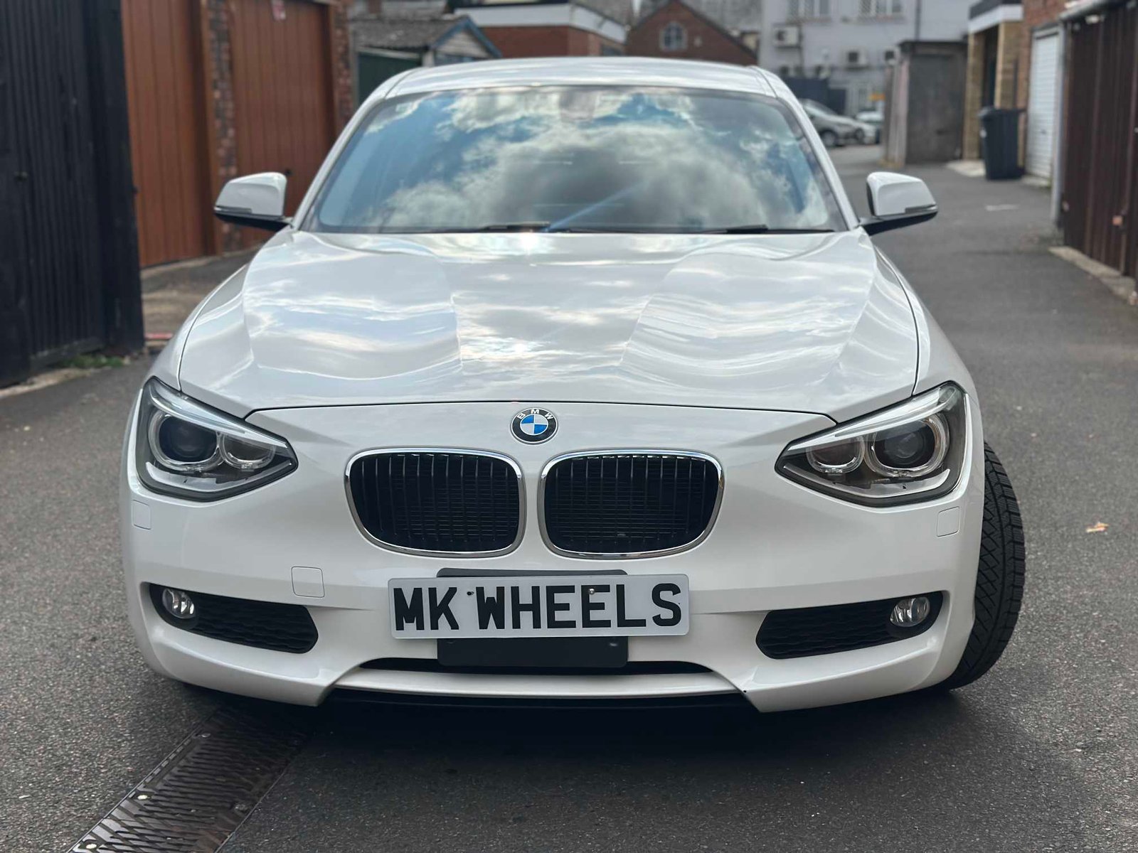 
BMW 1 Series 2012 White full									