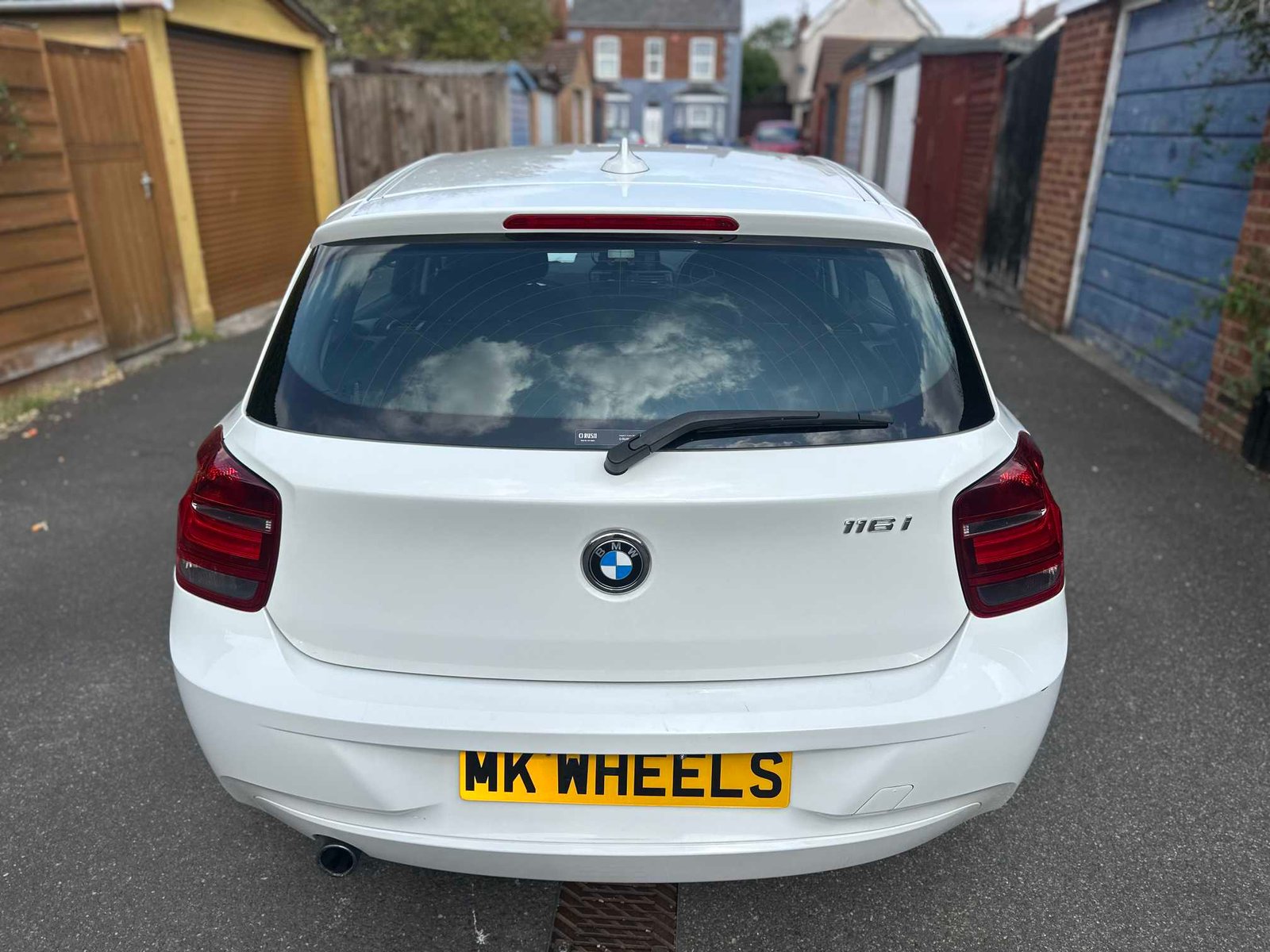 
BMW 1 Series 2012 White full									
