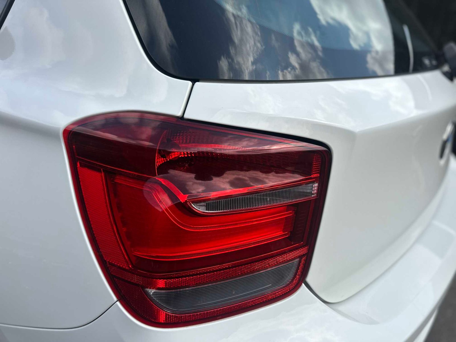 
BMW 1 Series 2012 White full									