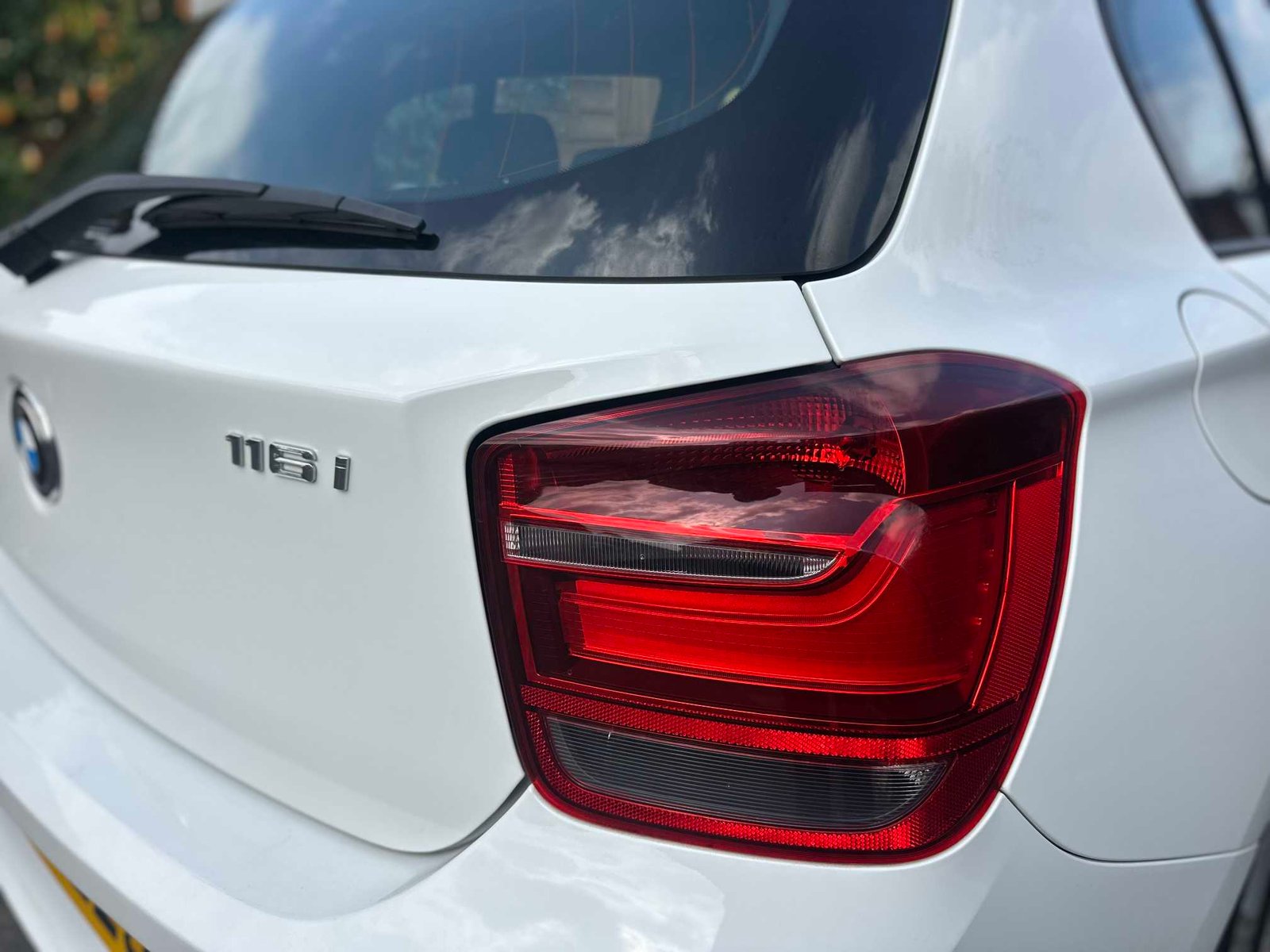 
BMW 1 Series 2012 White full									