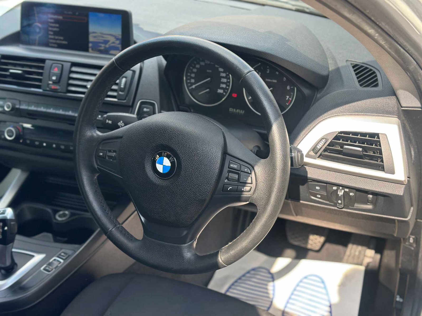 
BMW 1 Series 2012 White full									