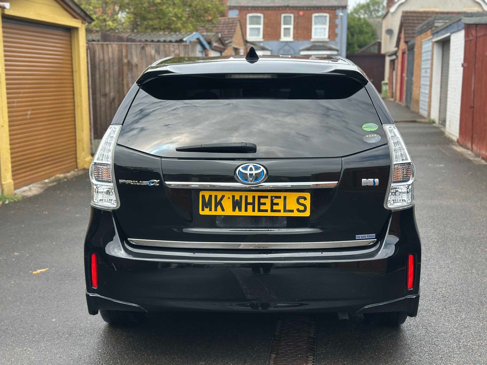 
Toyota Prius Plus 2013 full									