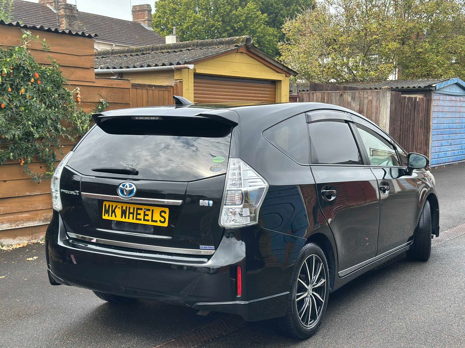 
Toyota Prius Plus 2013 full									