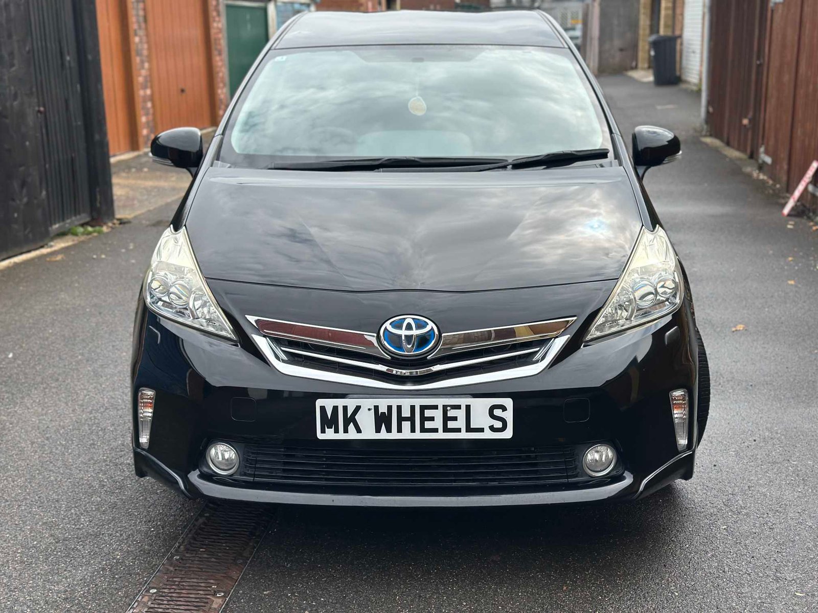 
Toyota Prius Plus 2013 full									