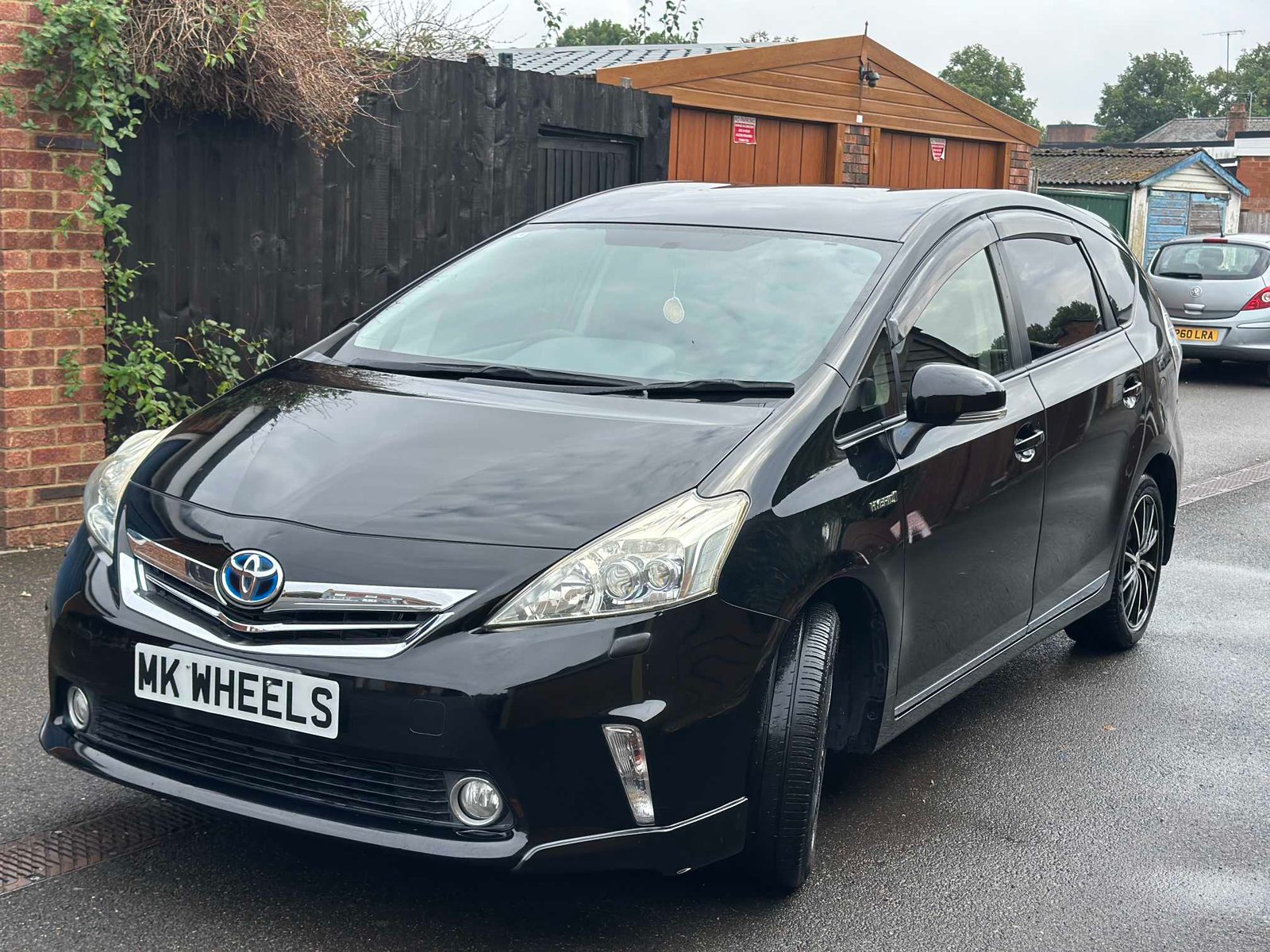 
Toyota Prius Plus 2013 full									