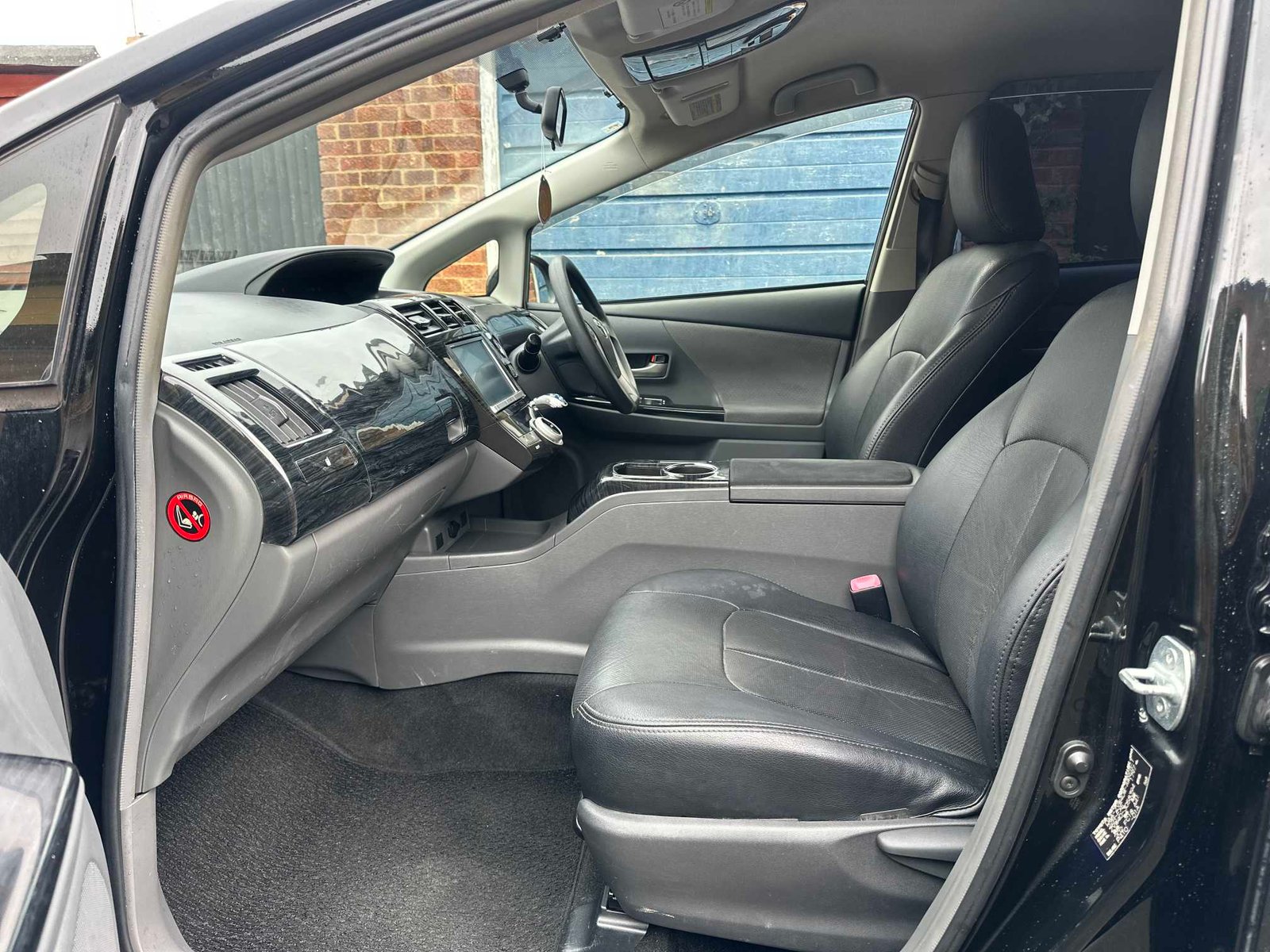 
Toyota Prius Plus 2013 full									
