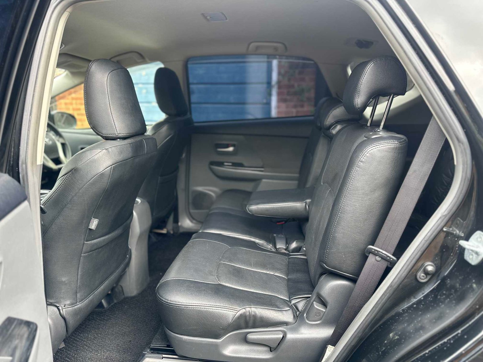 
Toyota Prius Plus 2013 full									
