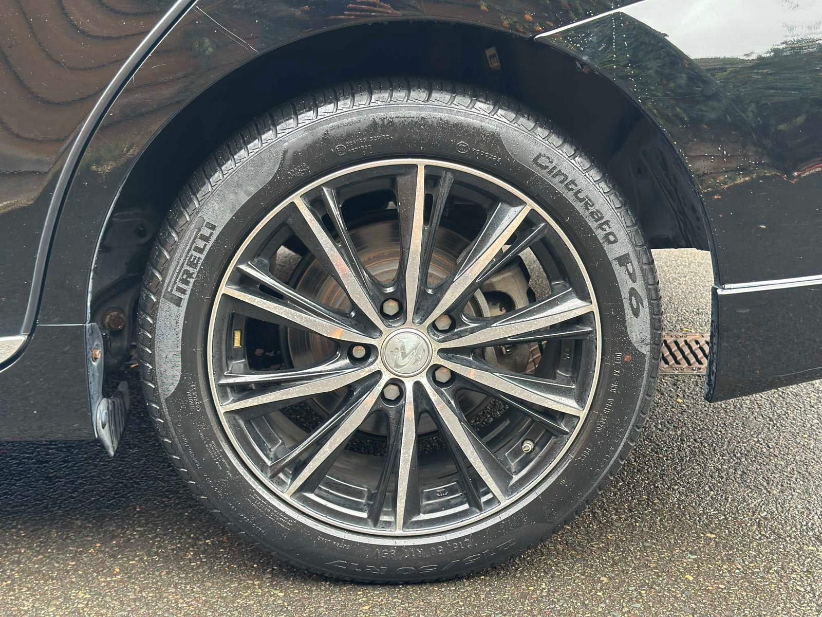 
Toyota Prius Plus 2013 full									