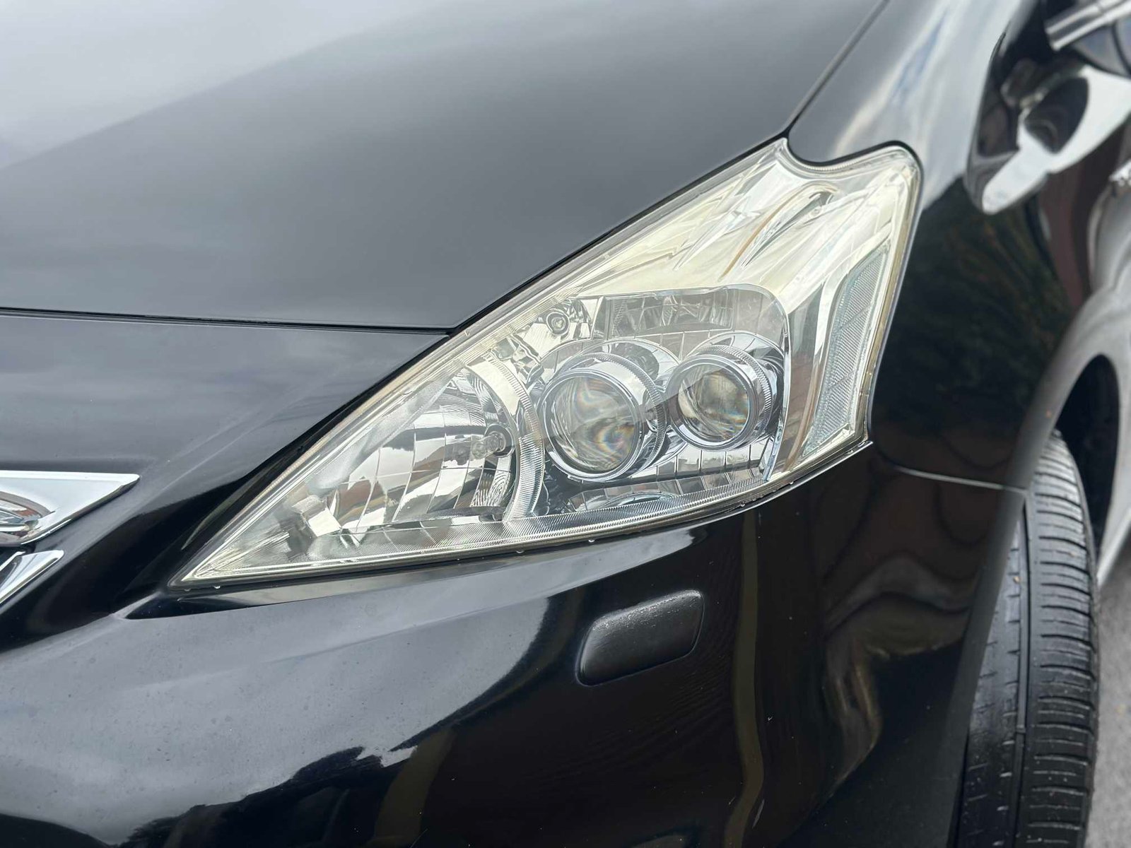 
Toyota Prius Plus 2013 full									